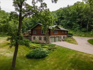 6382 Old Settlers Rd, Berry, WI 53560