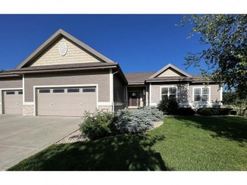 51 Savannah Pky, Deerfield, WI 53531