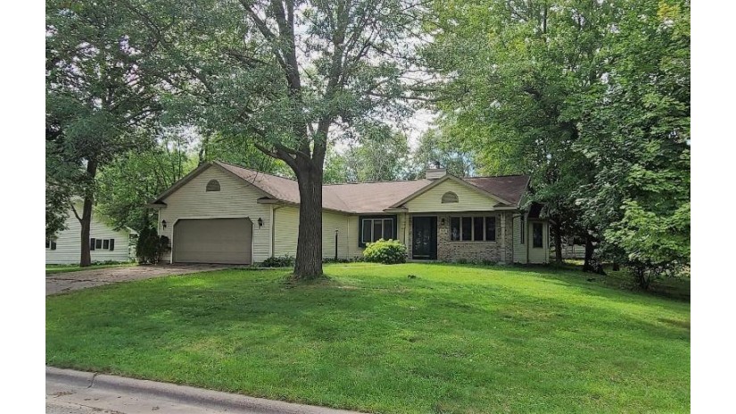 319 Green St Pardeeville, WI 53954 by First Weber Inc $279,900