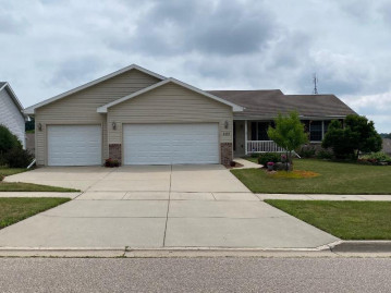 4466 White Oak Dr, Janesville, WI 53546