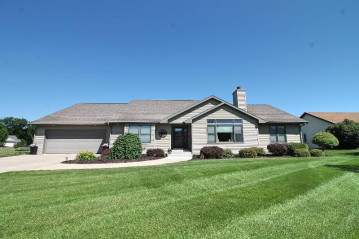 4917 Monarch Dr, Janesville, WI 53563