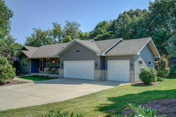 2766 Esquire Dr, Pleasant Springs, WI 53589