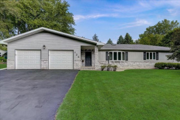 126 14th Ave, Baraboo, WI 53913