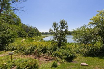 7207 Park Shores Ct, Middleton, WI 53562