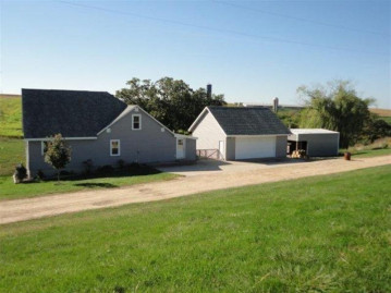 10827 Circle Rd, North Lancaster, WI 53813