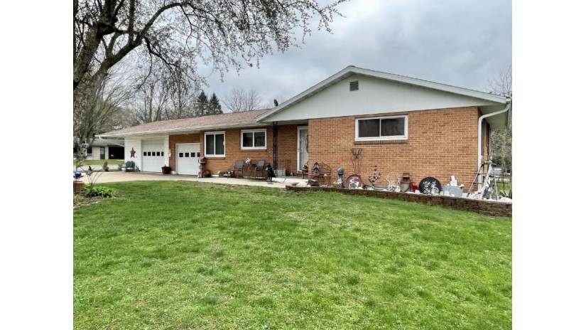 602 West 2nd Street Neillsville, WI 54456 by First Weber $259,000