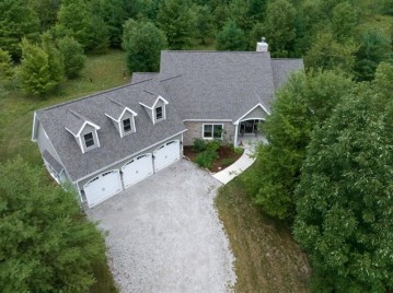 8559 Old Ledge Ln, Fish Creek, WI 54212