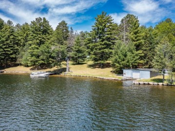 8375 Dr Pink Dr, Minocqua, WI 54548