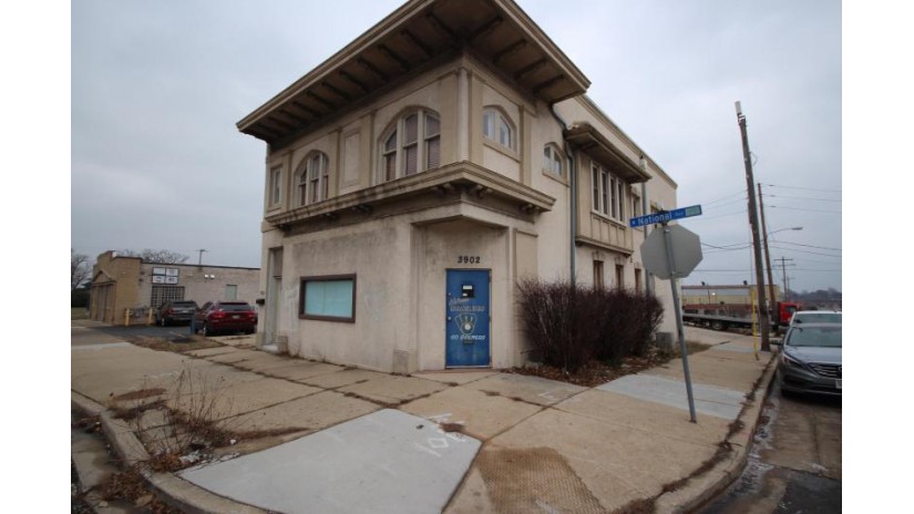 3902 W National Ave West Milwaukee, WI 53215 by Keller Williams Realty-Milwaukee Southwest - 262-599-8980 $274,900