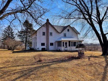 N1598 Yerges Rd, Portland, WI 53579-9782