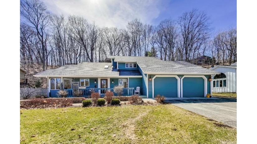 249 Jensen Dr Fontana, WI 53125 by @properties $649,900