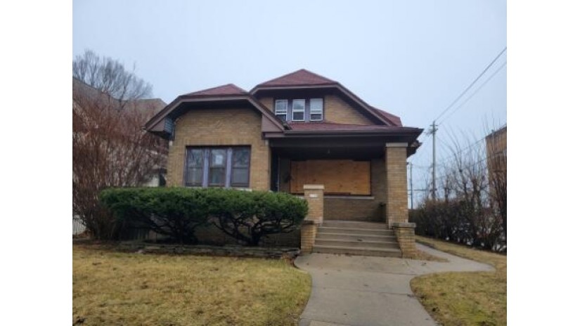 2720 N 52nd St Milwaukee, WI 53210 by Alliant Realty $94,900