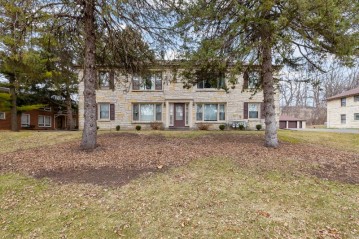 545 Elm Grove Rd 4, Elm Grove, WI 53122-2543