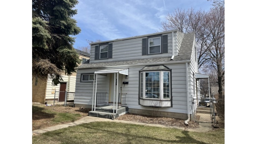 5852 N 68th St Milwaukee, WI 53218 by Shorewest Realtors $145,000