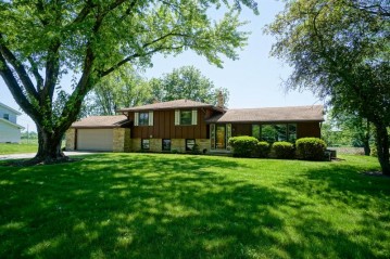 16535 Leon Ter, Brookfield, WI 53005-5709