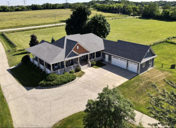 S47W23365 Lawnsdale Rd, Waukesha, WI 53189