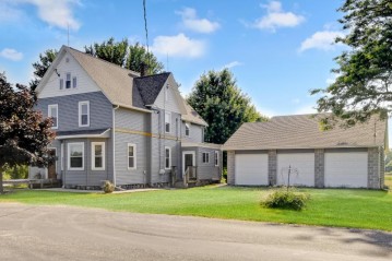 N1356 Super Dr, Ashford, WI 53010-2151