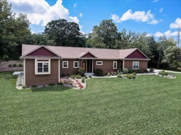 W321S8865 Leah Way, Mukwonago, WI 53149-8259