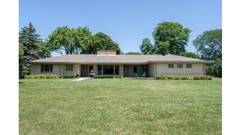 12440 Dunwoody Dr Elm Grove, WI 53122 by Keller Williams Realty-Lake Country $724,900