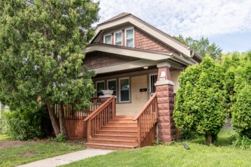 5345 N 35th St, Milwaukee, WI 53209-4407