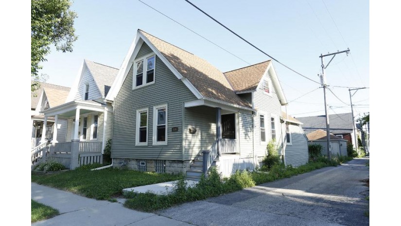 919 E Center St Milwaukee, WI 53212 by Riverwest Realty Milwaukee $179,900