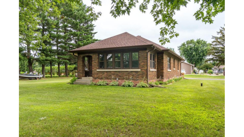 N6128 Prairie Dr Onalaska, WI 54650 by RE/MAX Results $219,900