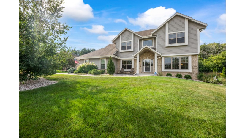 N25W27171 Orchard Ln Pewaukee, WI 53072 by Shorewest Realtors $749,900