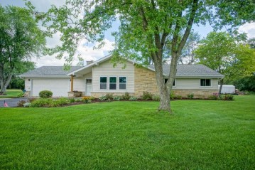 213 W State Rd, North Prairie, WI 53153-9750