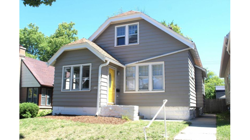 4962 N 37th St Milwaukee, WI 53209 by Homestead Realty, Inc $175,000