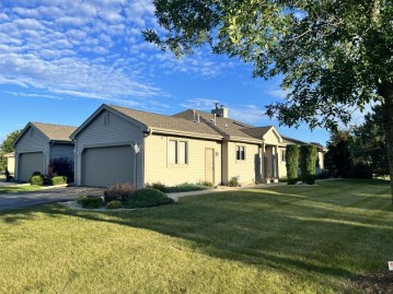 N81W17463 Shady Ln, Menomonee Falls, WI 53051-3673