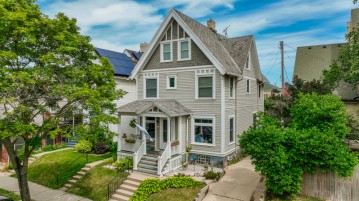 1612 E Lafayette Pl, Milwaukee, WI 53202-1023