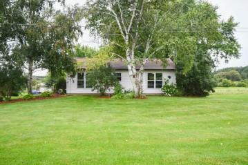 W3345 Decora Rd, Hubbard, WI 53032-9753