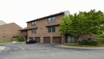 9003 N Park Plaza Ct, Brown Deer, WI 53223-2123