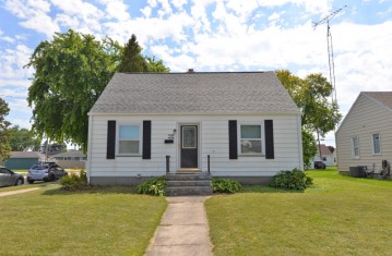 2103 30th St, Kenosha, WI 53140-2256