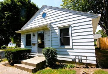 4277 S 1st Pl, Milwaukee, WI 53207-4923