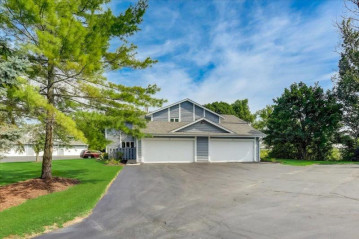 W157N11458 Hilbert Ln A, Germantown, WI 53022-6005