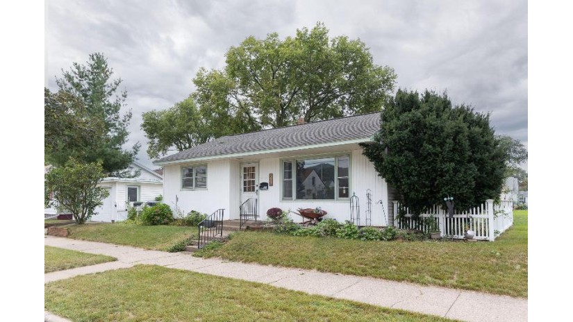 808 22nd St S La Crosse, WI 54601 by RE/MAX Results $119,900