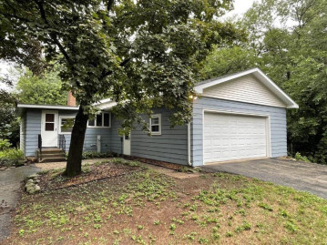 W6301 Hackbarth Rd, Koshkonong, WI 53538