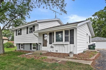 3312 Indian Trl, Caledonia, WI 53402