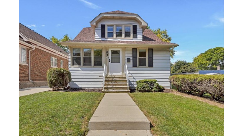 219 S 77th St 219 A Milwaukee, WI 53214 by Benefit Realty $239,900