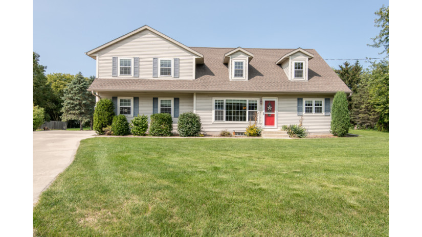 S70W13060 Woods Rd Muskego, WI 53150 by Shorewest Realtors $469,900