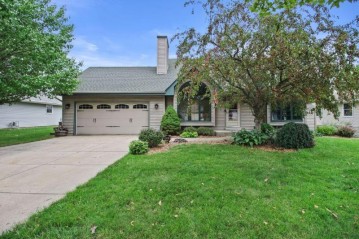 8430 S Shepard Ave, Oak Creek, WI 53154-3246