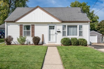 948 Harding Ave, Waukesha, WI 53186-5316