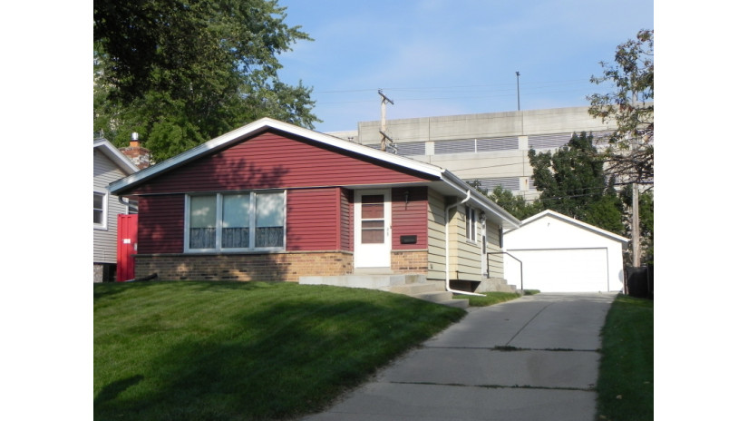 158 N 110th St Wauwatosa, WI 53226 by Shorewest Realtors $250,000