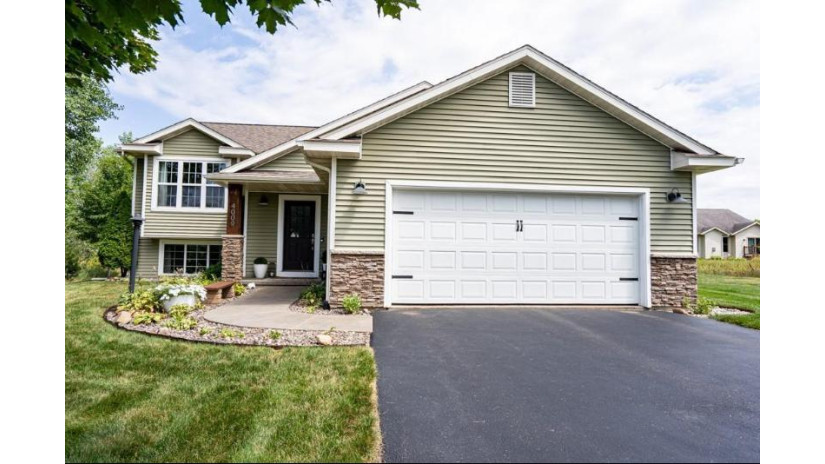 4009 John Hart Place Circle Eau Claire, WI 54703 by Bhhs North Properties Eau Claire $330,000