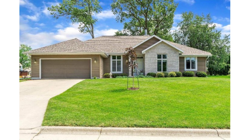 4616 Twelve Oaks Drive Milton, WI 53563 by Shorewest Realtors $379,900