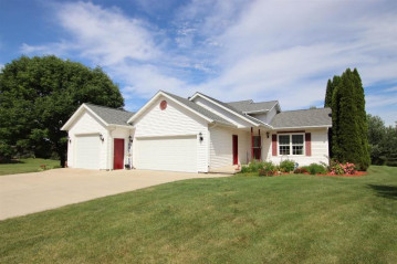 W4491 Dogwood Lane, Taycheedah, WI 54937-6202