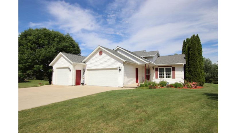 W4491 Dogwood Lane Taycheedah, WI 54937 by Adashun Jones, Inc. - OFF-D: 920-923-4433 $315,000