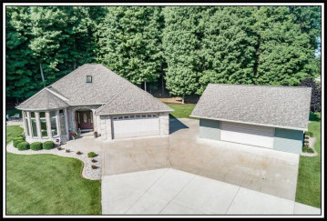 E9629 Woods Edge Drive, Caledonia, WI 54940-9102