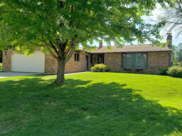 2441 Santa Barbara Drive, Ashwaubenon, WI 54313-5623